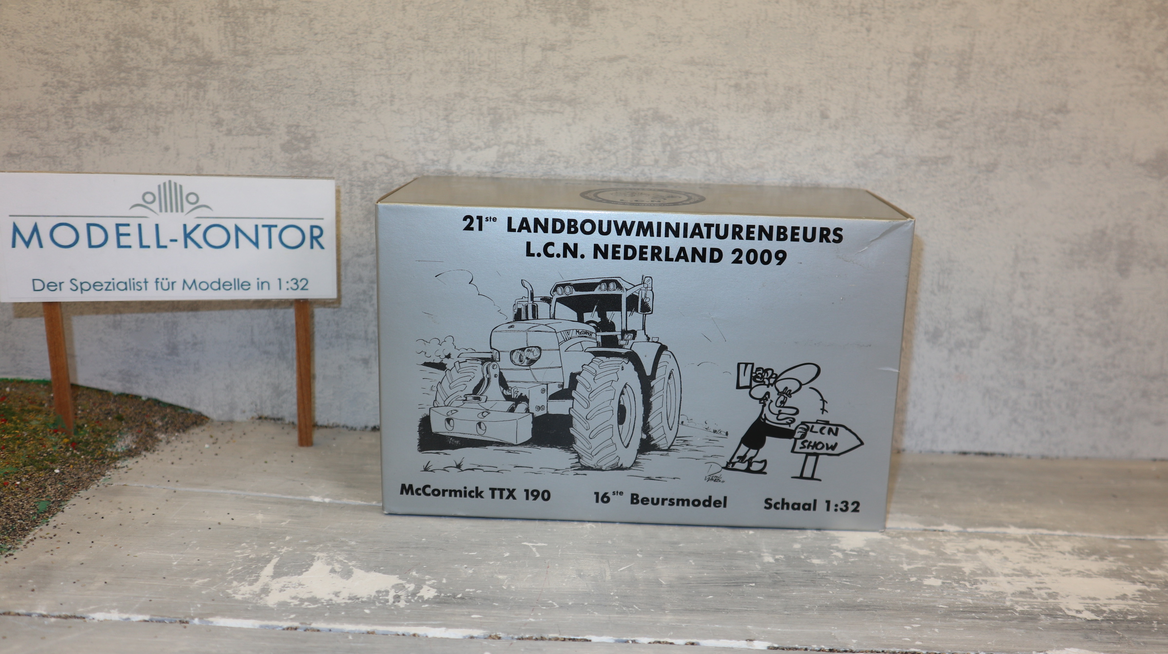 Siku 3269 in 1:32, McCormick TTX 190 LCN 2009 Sondermodell, NEU in OVP