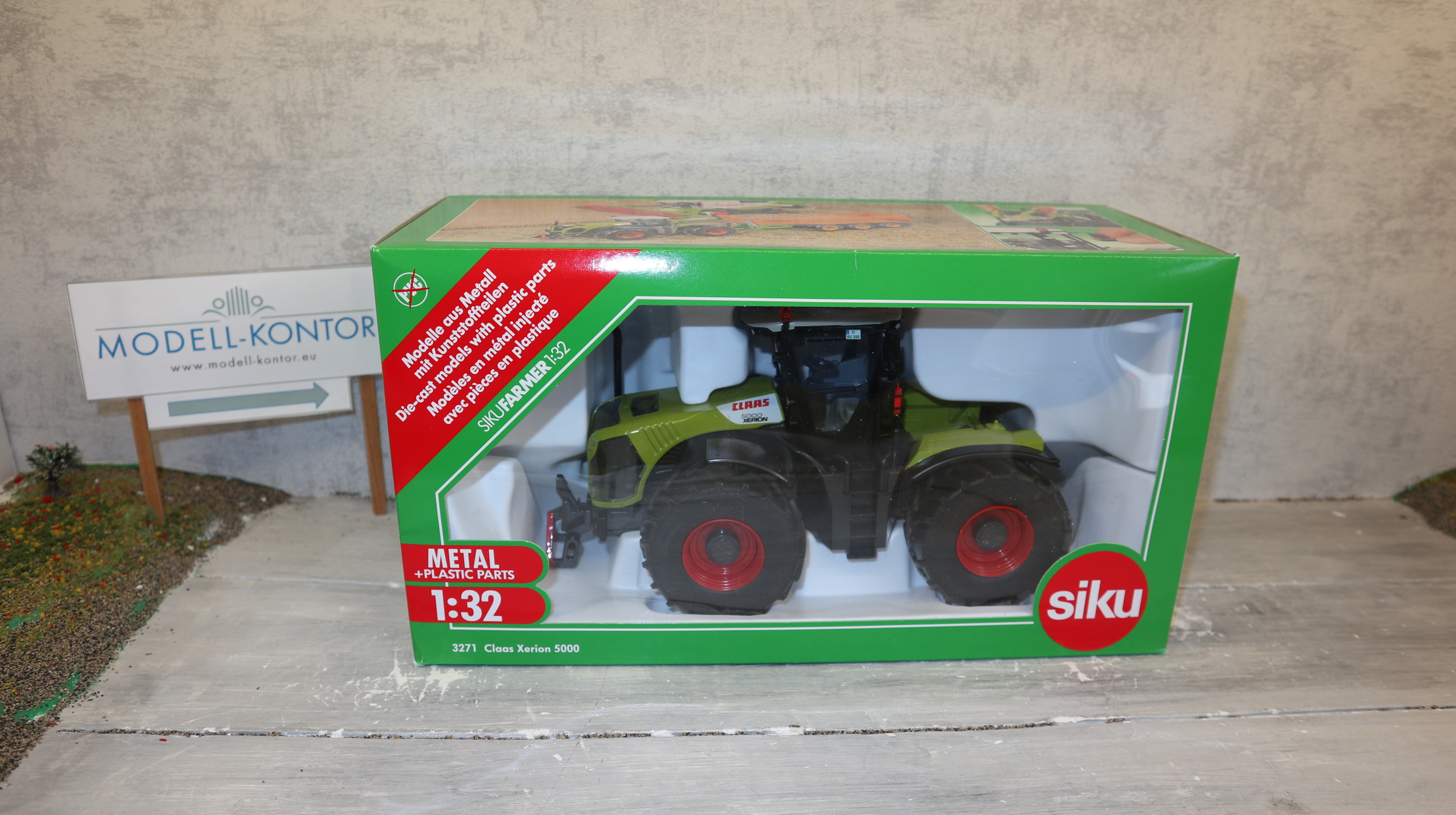 Siku 3271 in 1:32, Claas Xerion 5000,  NEU in OVP