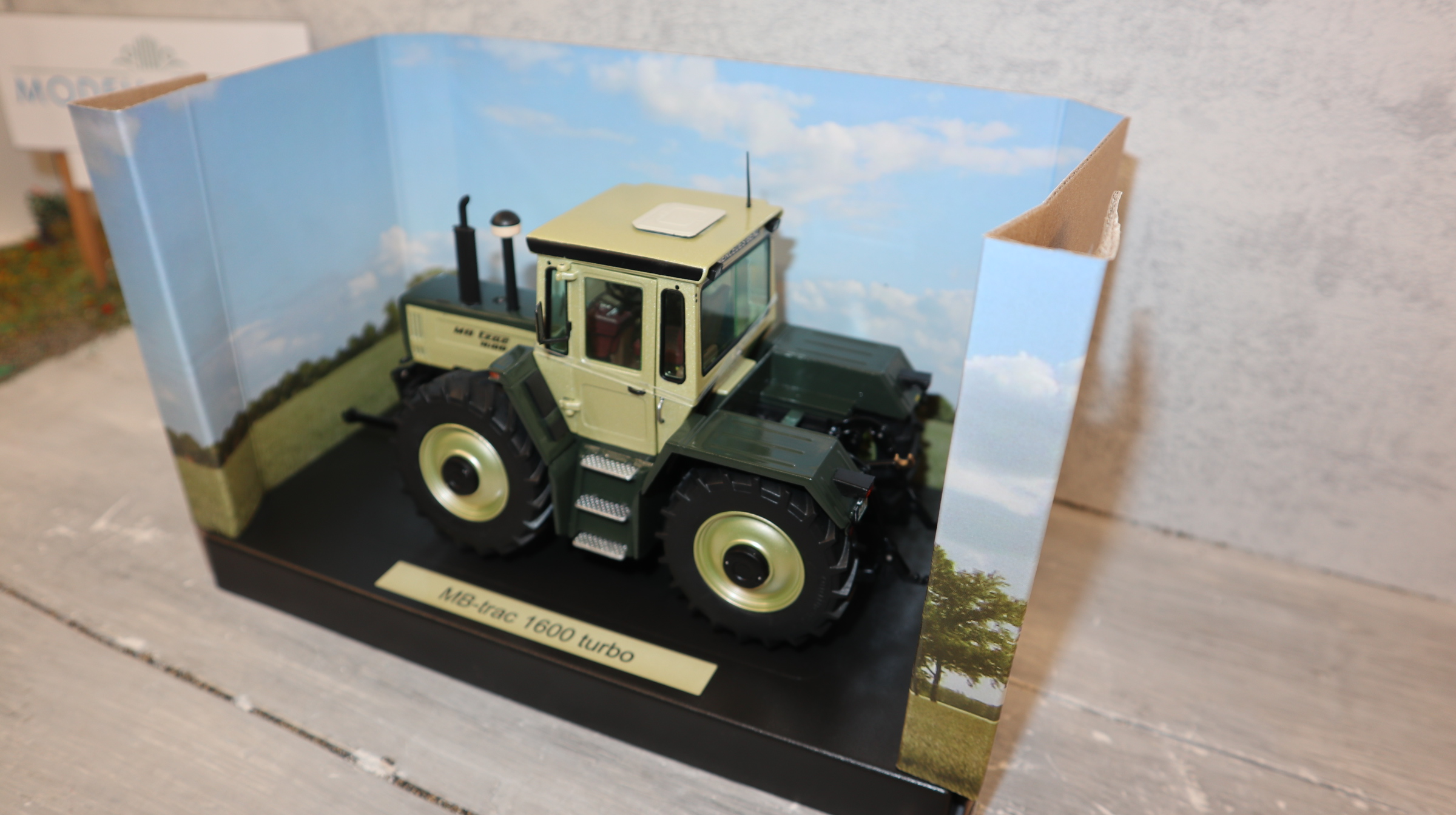 Weise Toys 1062 1:32 MB-Trac 1600 distelgrün,  neu in OVP