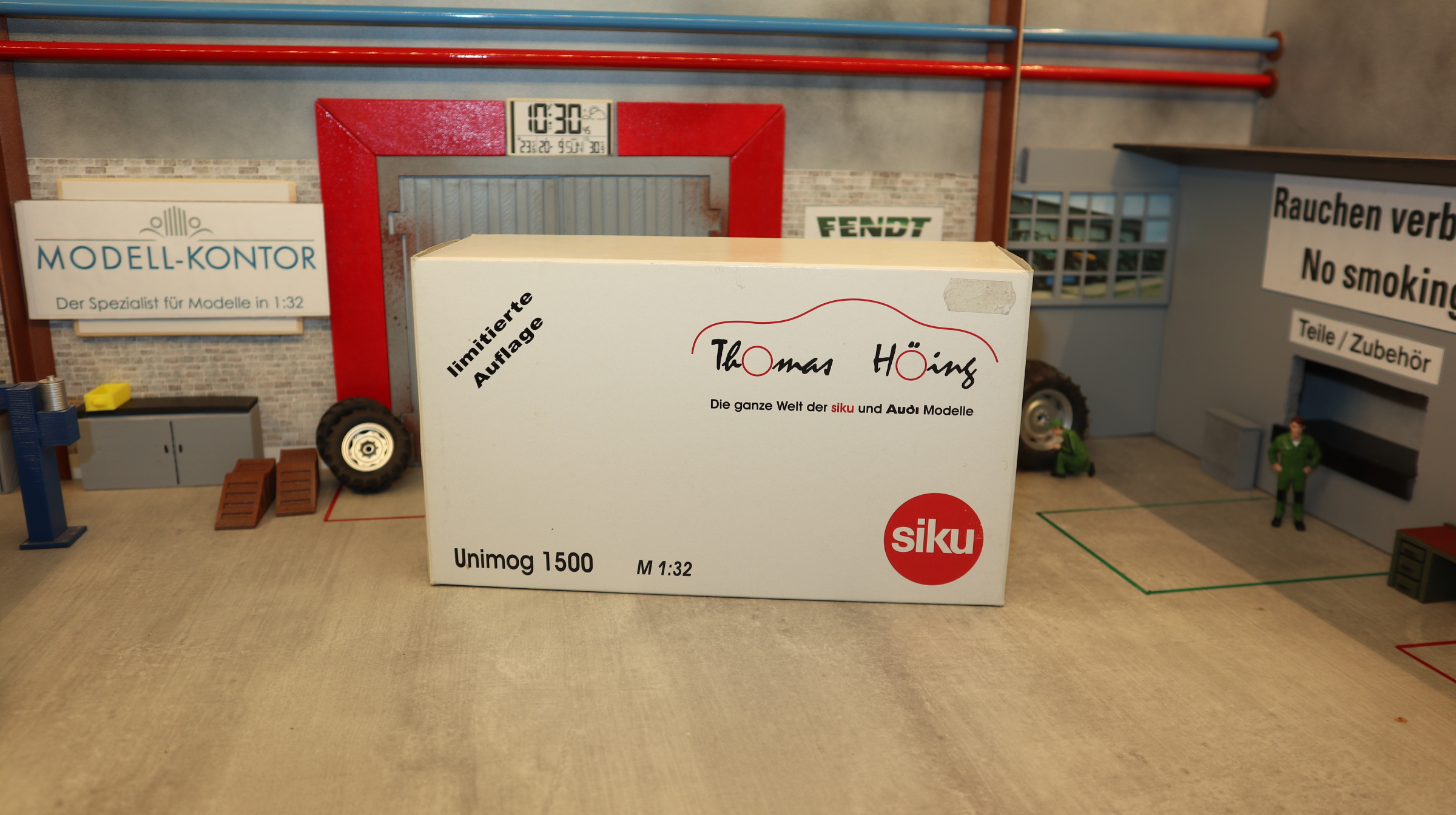 Siku 3153 in 1:32, UNIMOG 1700 Sondermodell weiß-schwarz, Höing, NEU in OVP