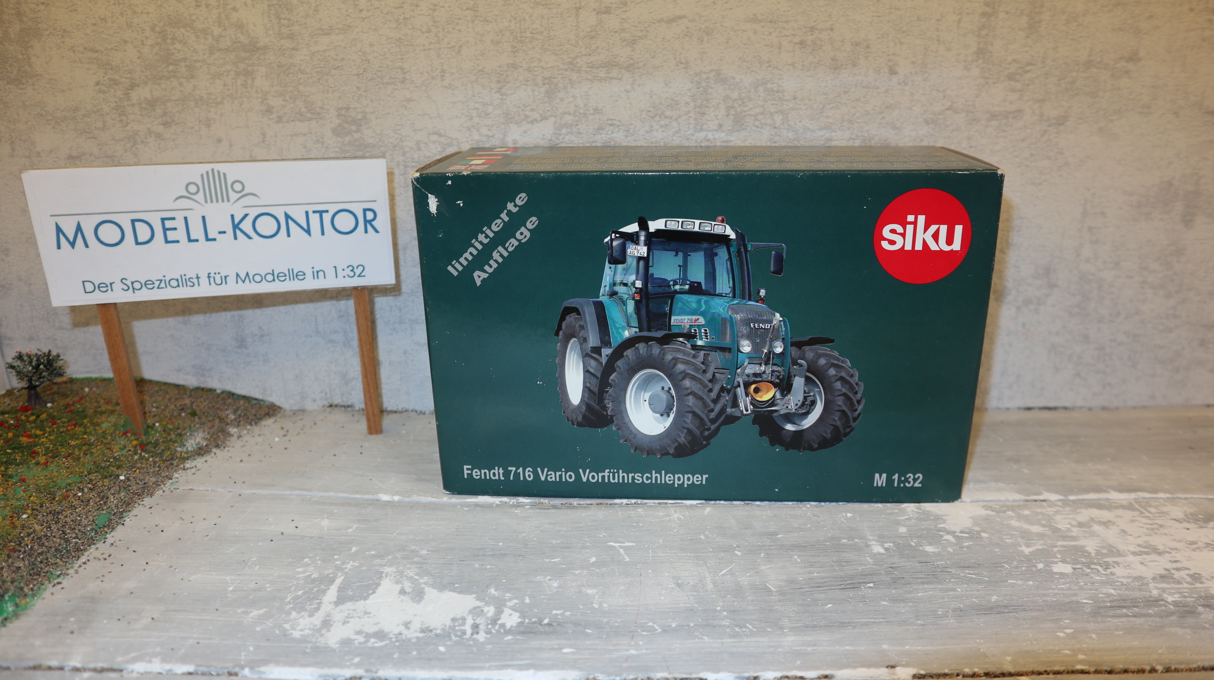 Siku 2965 in 1:32, Fendt 716 türkis Vorführschlepper, NEU in OVP