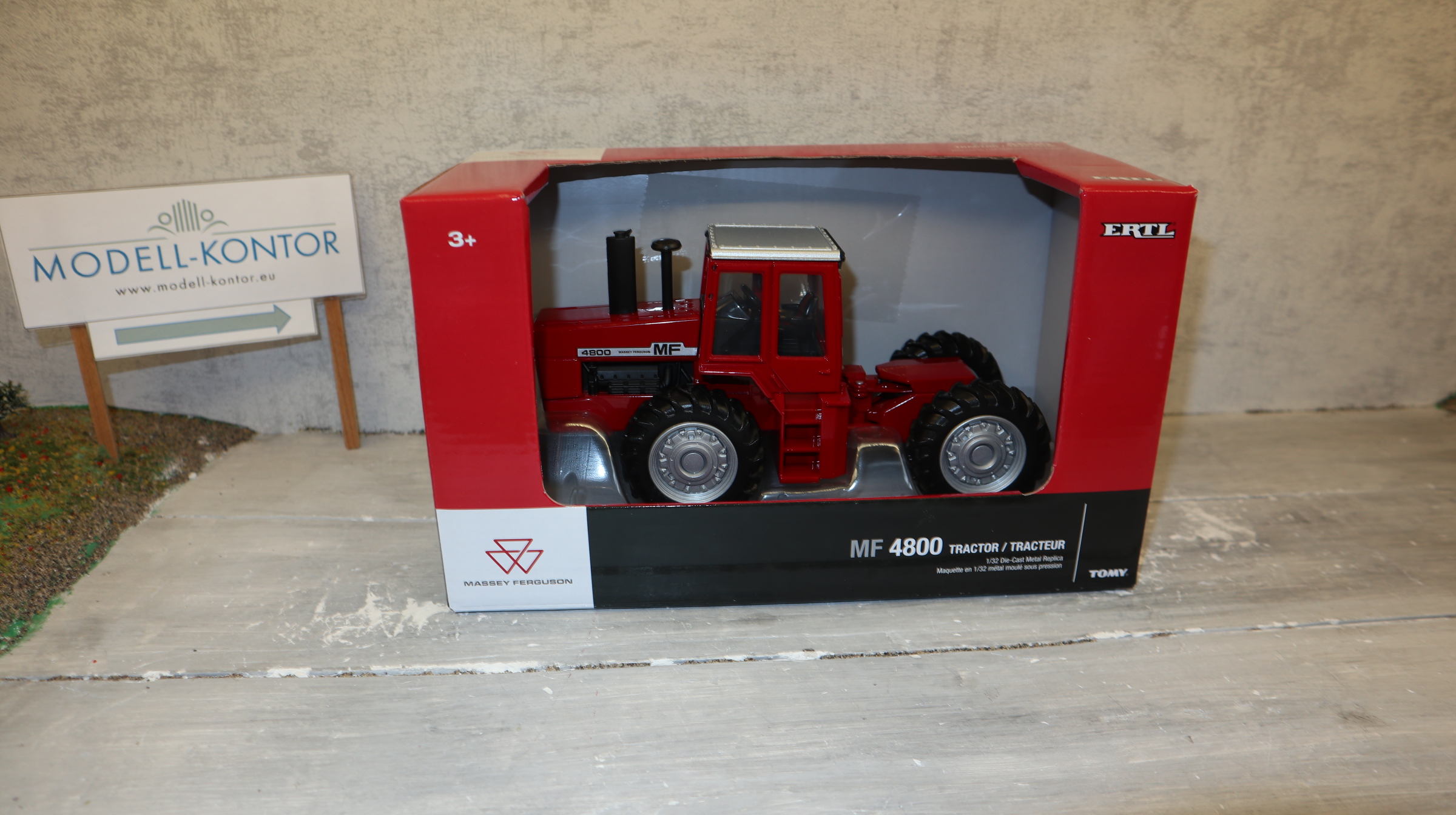 Ertl Britains 16444 in 1:32, Massey Ferguson MF 4800 Knicklenker, USA-Modell, NEU in OVP