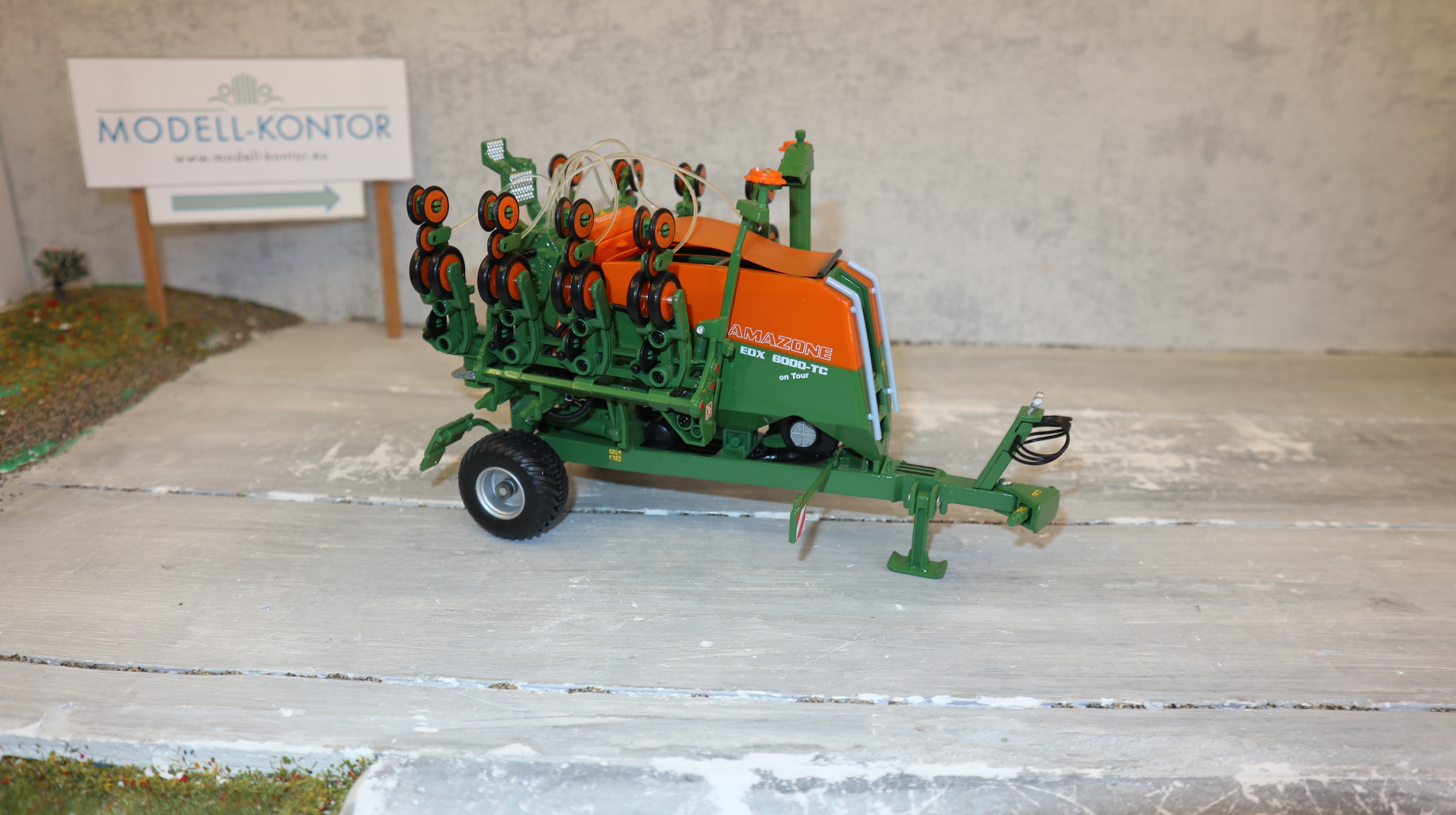 WIKING 077319 in 1:32, AMAZONE EDX 6000-TC Werbemodell , NEU in OVP