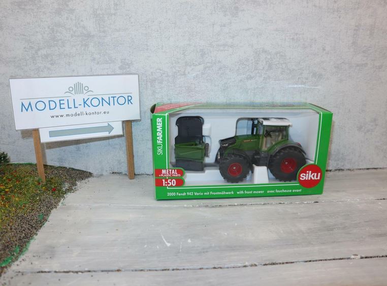 Siku 2000 in 1:50,  Fendt 942 mit Frontmähwerk, Neu in OVP