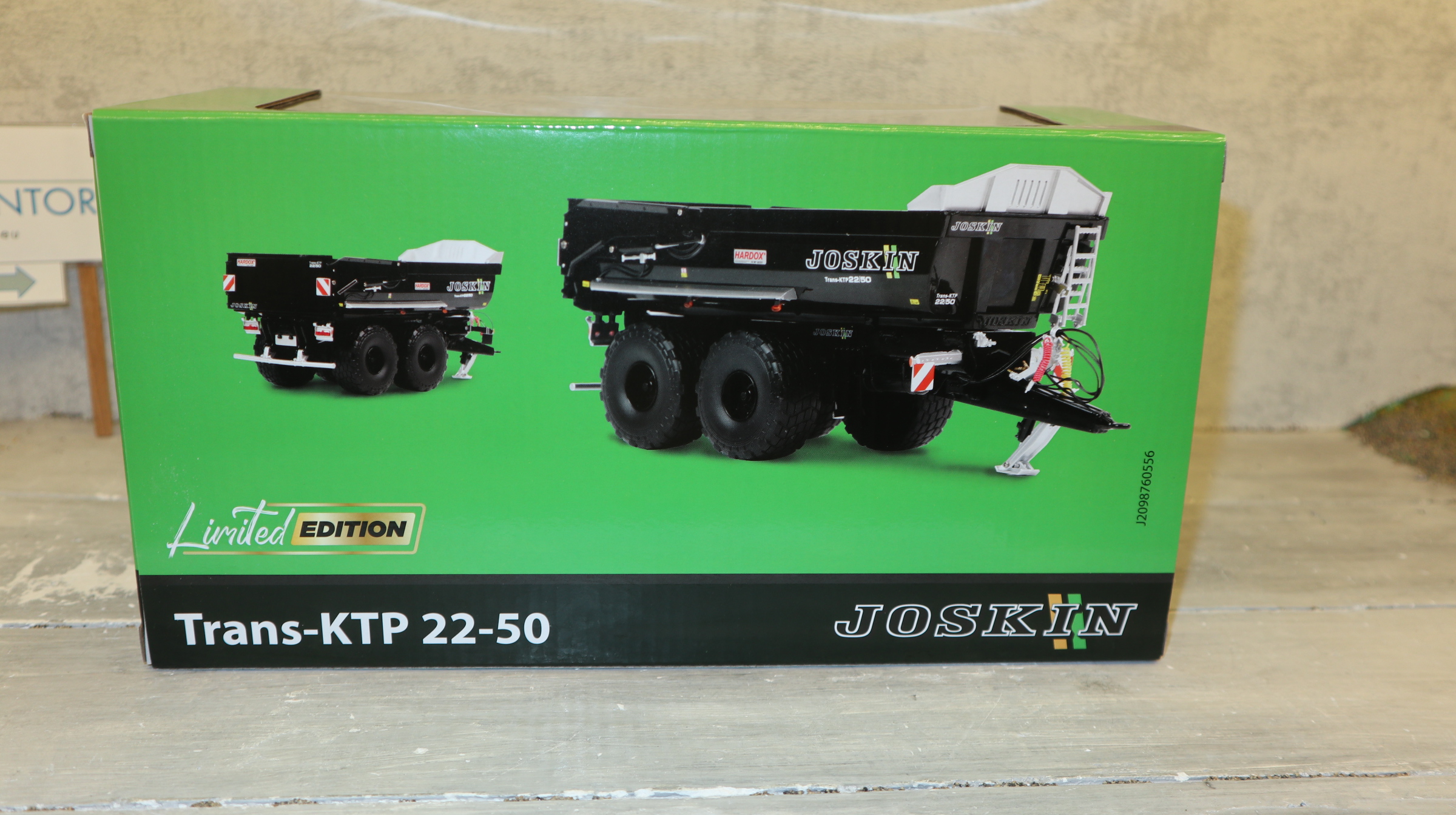 Universal Hobbies UH 6805 in 1:32, Joskin Trans-KTP 22-50 BLACK Edition,  NEU in OVP