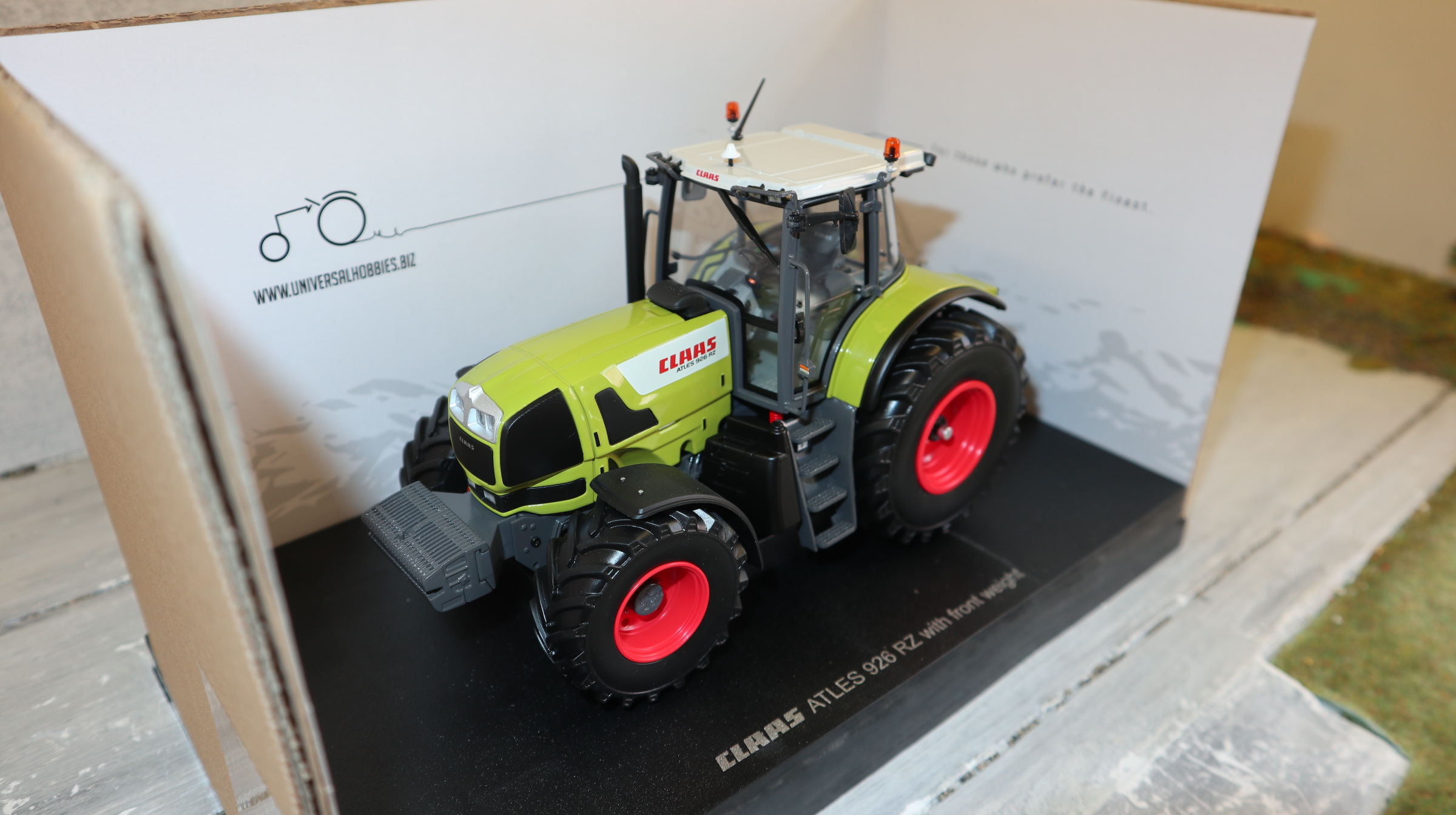 Universal Hobbies UH 6704 in 1:32, Claas Atles 926 RZ Frontgewicht,  NEU in OVP