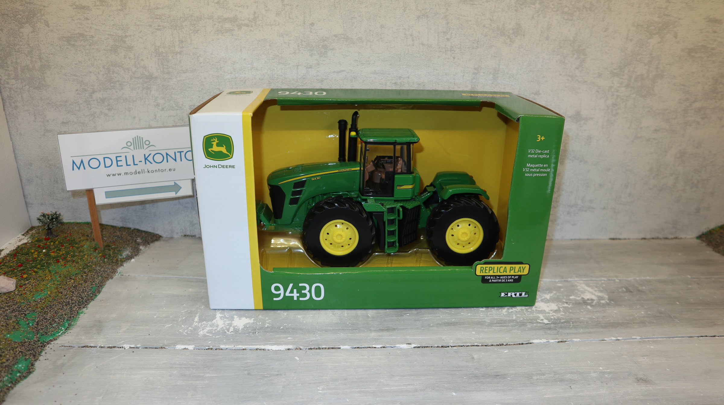 Britains Ertl 45922 in 1:32, John Deere 9430 , USA-Modell, NEU in OVP