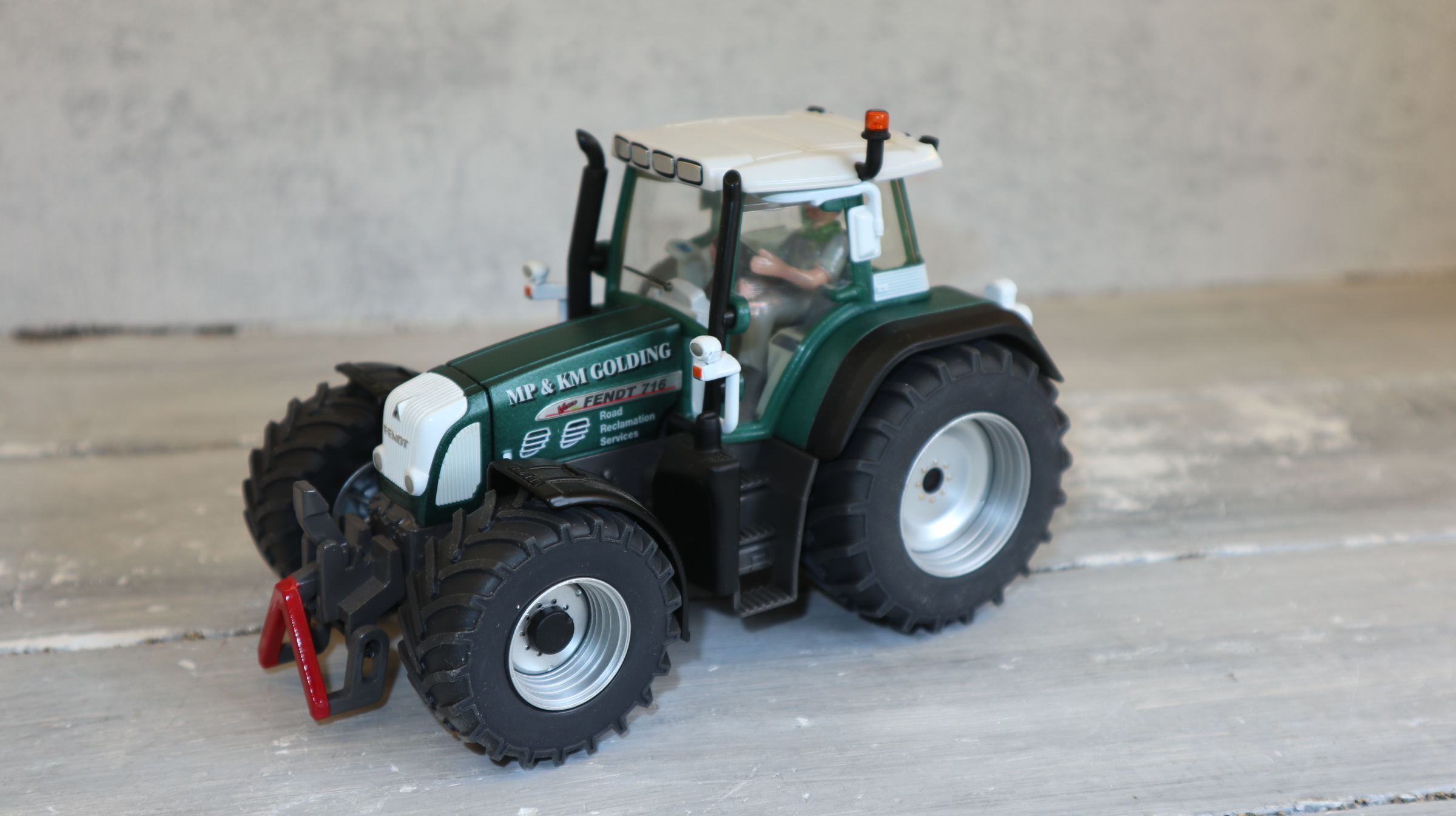 Siku 2965 in 1:32, Fendt 716 GOLDING Sondermodell,  NEU in OVP