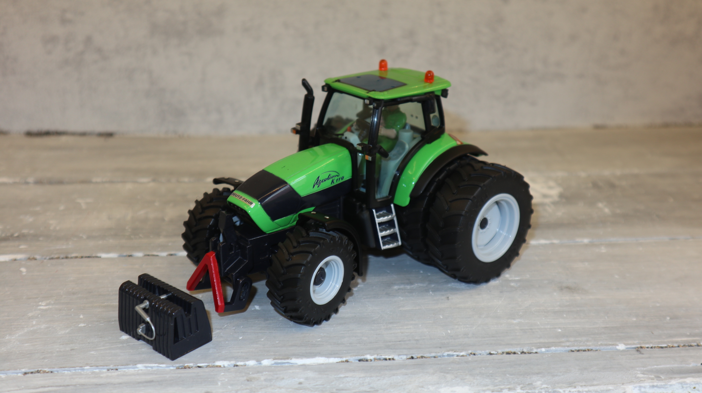 Siku 3055 in 1:32,  Deutz-Fahr K110  LCN Zwolle 2007 Dual HA, NEU in OVP