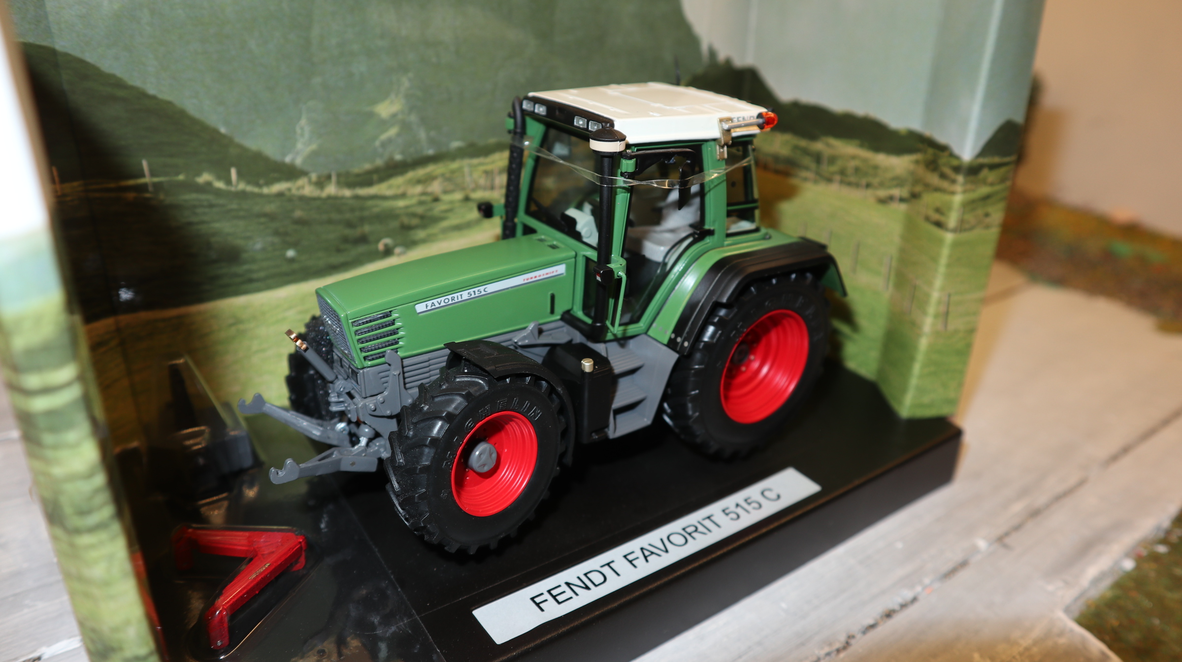 Weise Toys 1001 in 1:32, Fendt Favorit 515 C,  NEU in OVP