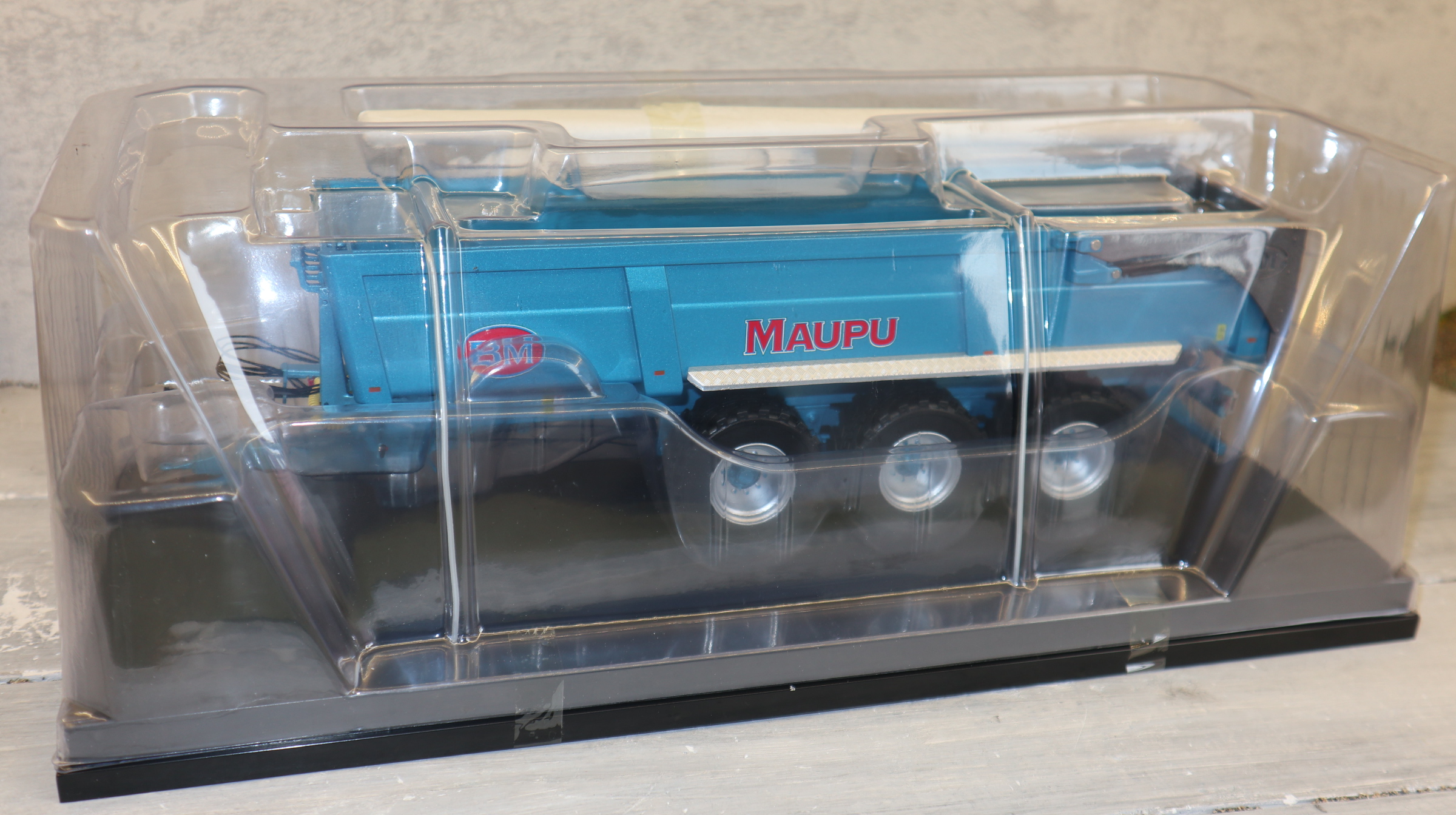 Replicagri 269 in 1:32,  MAUPU Tridem 8632 40 Evo blaumetalic, NEU in OVP
