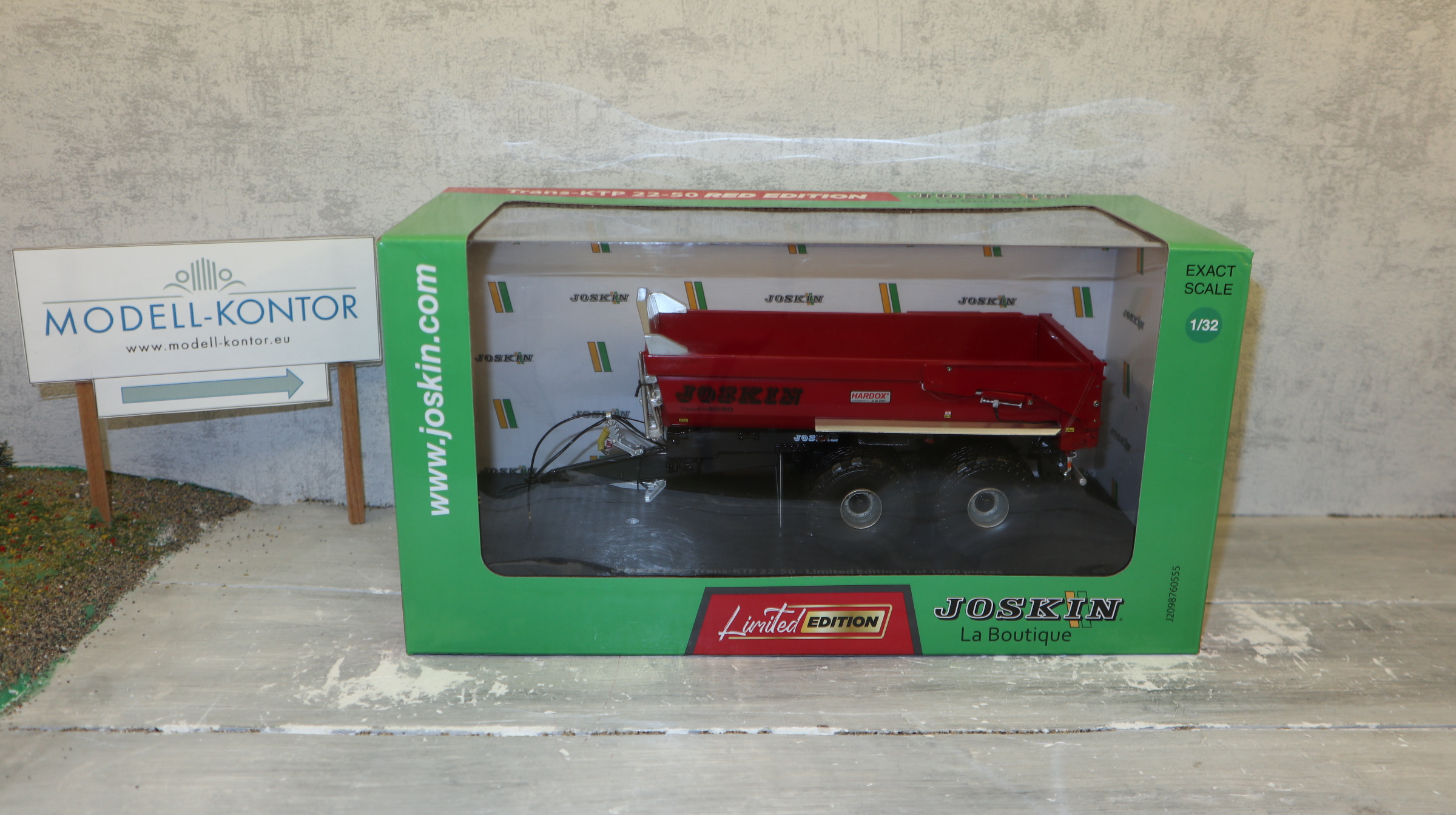 Universal Hobbies UH 6804 in 1:32, Joskin Trans-KTP 22-50 RED Edition,  NEU in OVP
