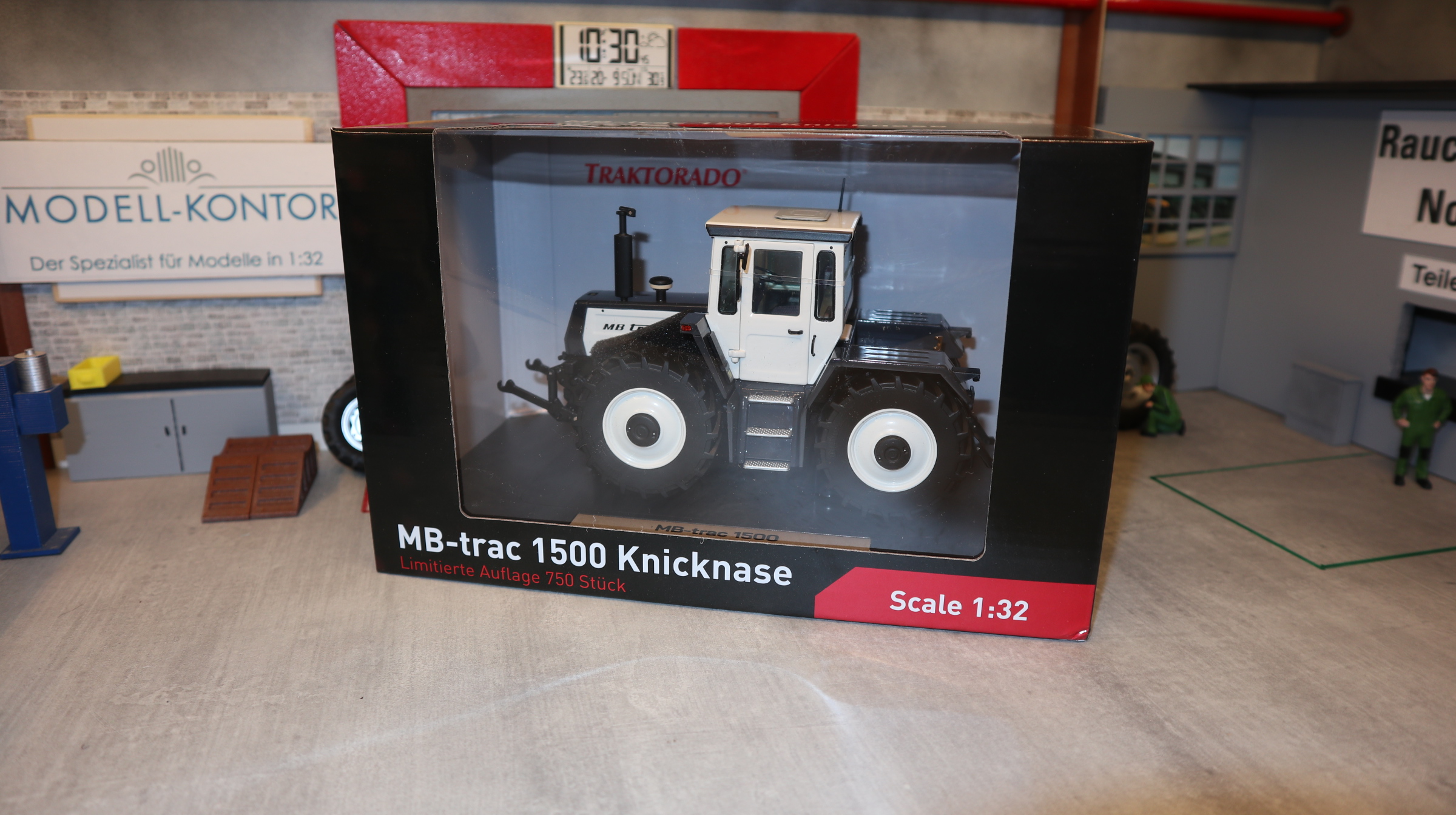 Weise Toys 2084 in 1:32, MB-Trac 1500 weiß-schwarz TRAKTORADO 2026,  NEU in OVP