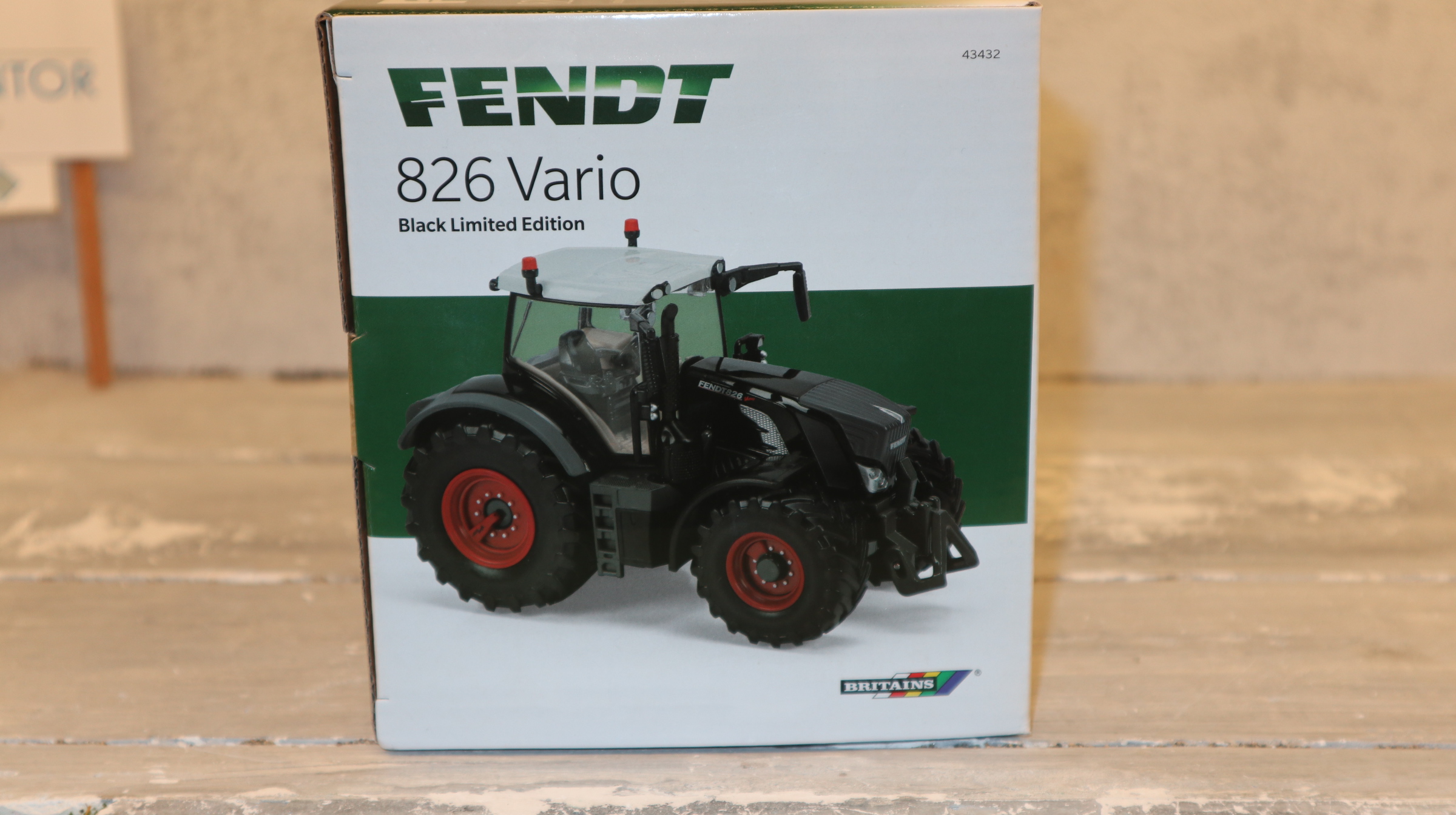 Britains 43432 in 1:32,  Fendt 826 Black Edition 2025, NEU in OVP