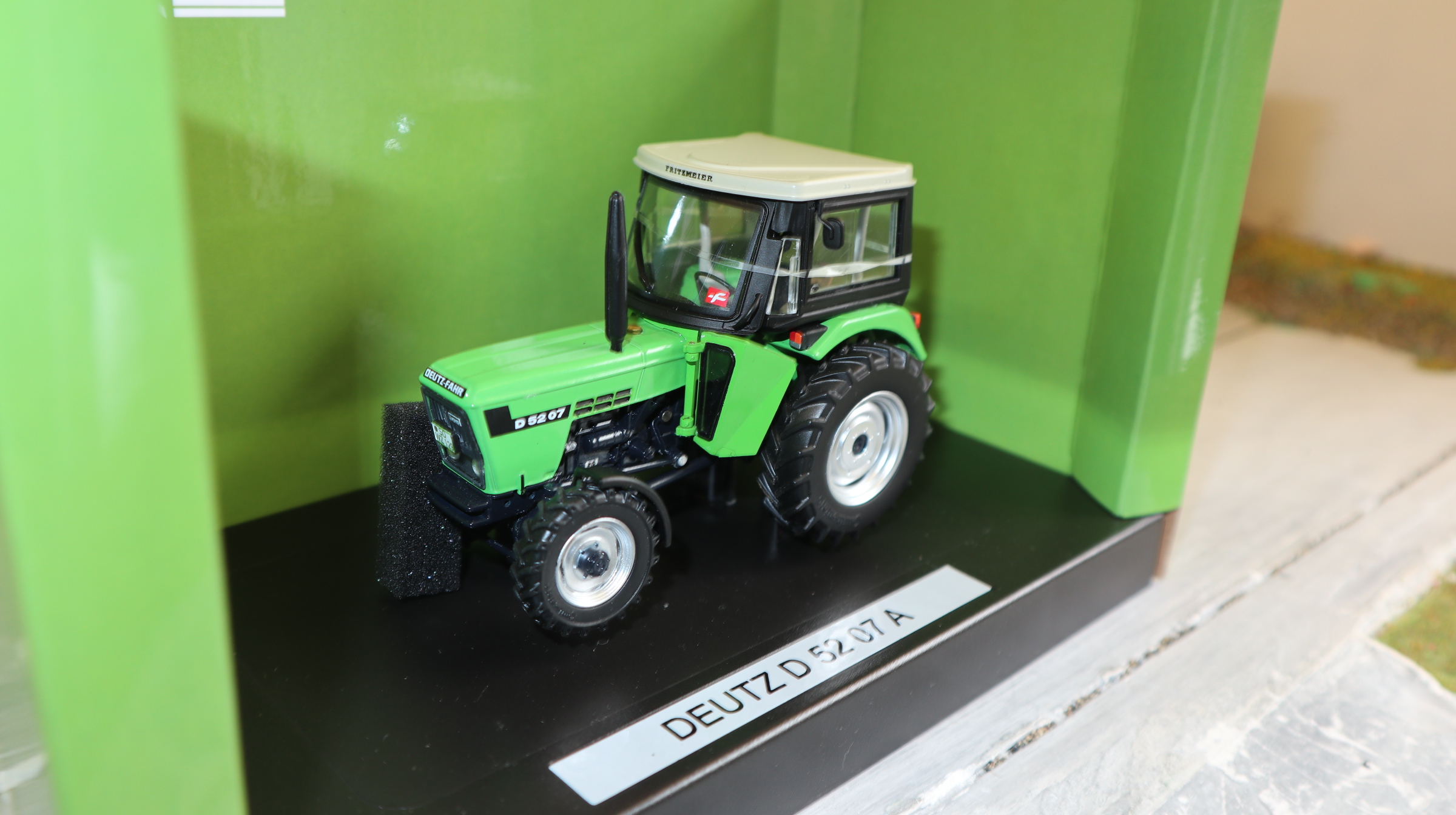 Weise Toys 1054 in 1:32, Deutz D 5207 A, NEU in OVP